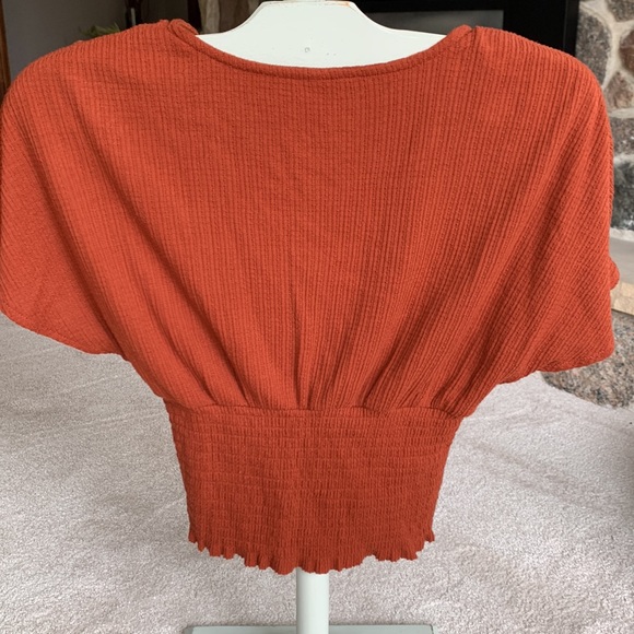 Mudd, rust colored top. - Picture 3 of 6